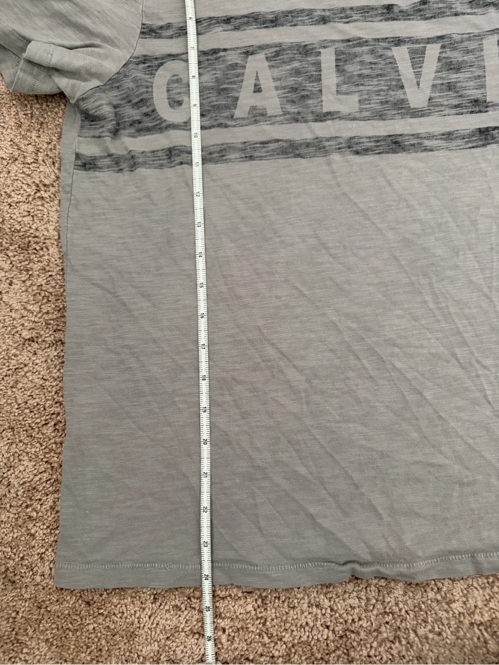 Calvin Klein Jeans Youth Grey V-Neck Graphic Logo T-Shirt Size M - Picture 8 of 11